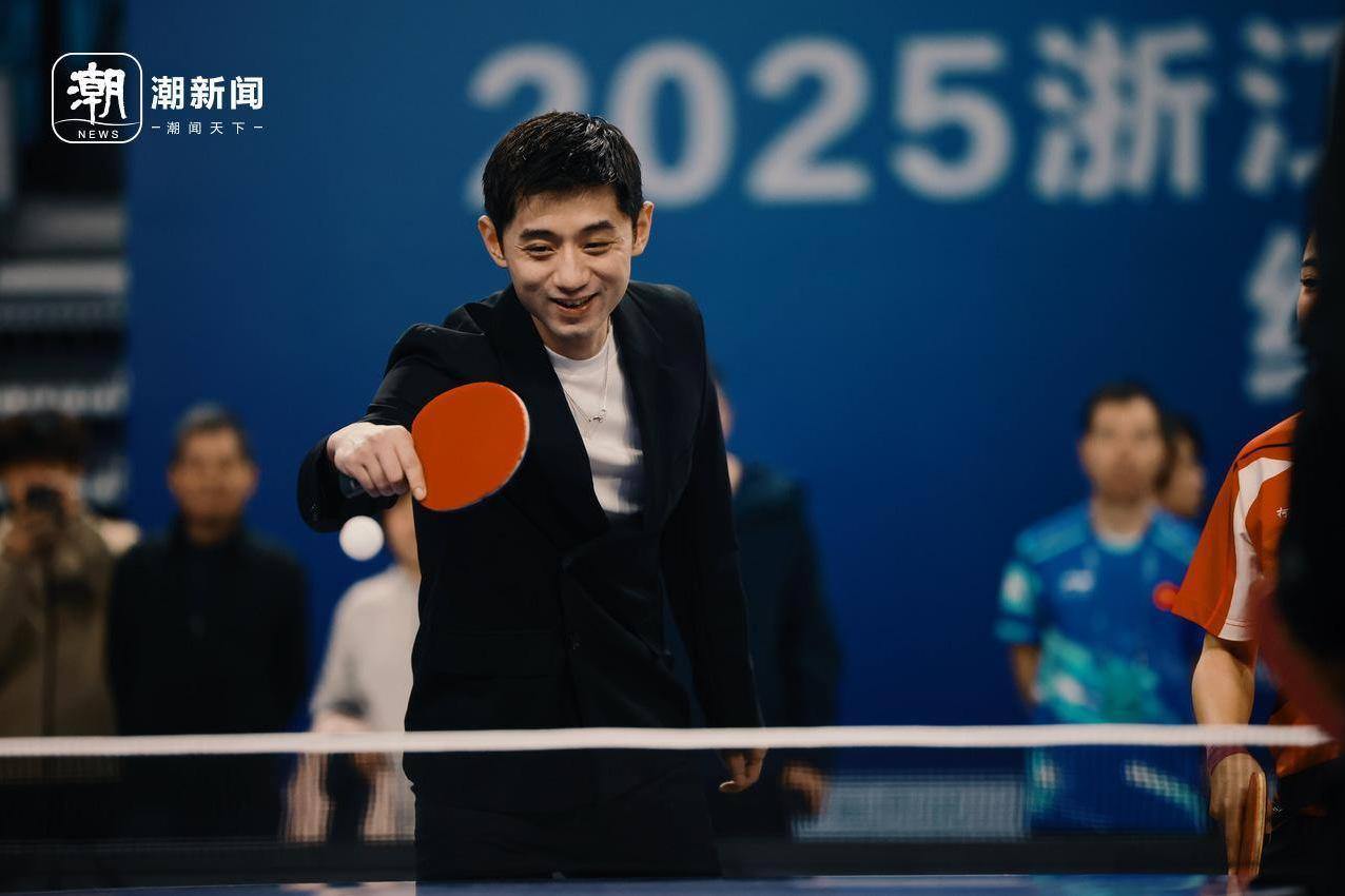 蔡振华张继科亮相浙江新昌 联手献技浙乒超开幕式