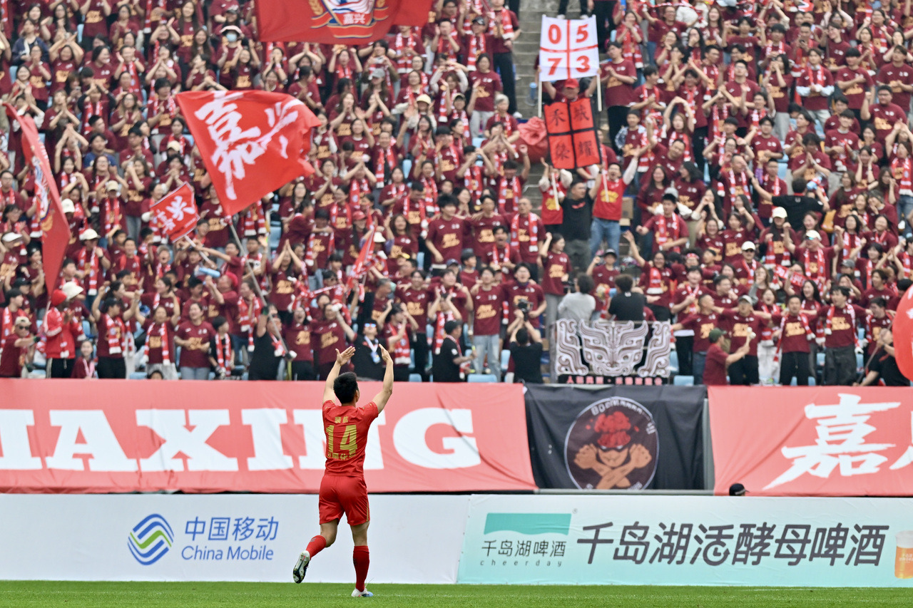 “吴越杯”开战首日超十万观众走进球场