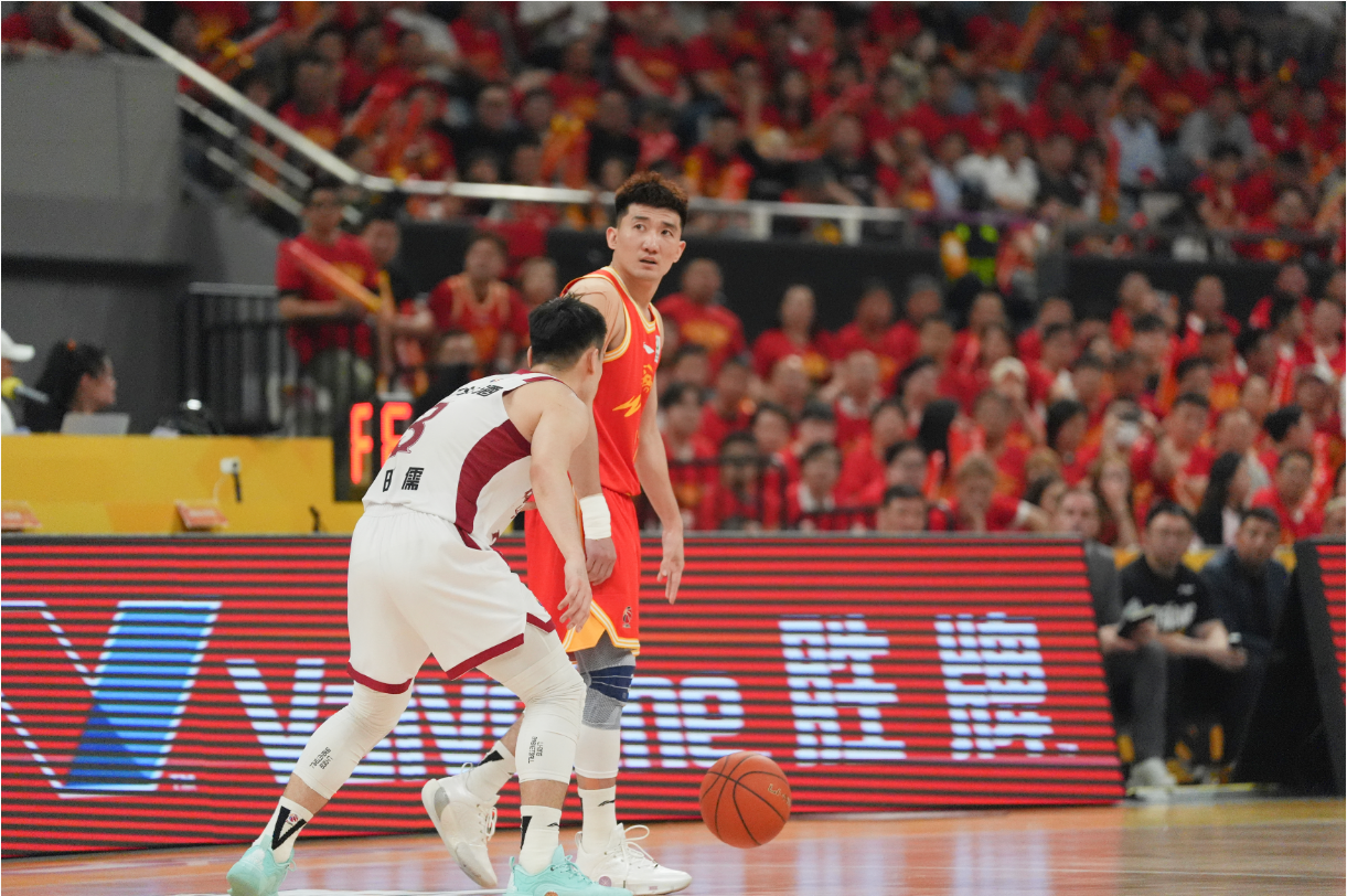 孙铭徽复出，布朗发威，浙商证券男篮拿下生死战挺进半决赛