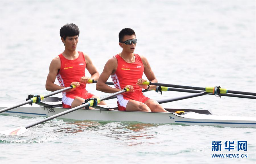 亚运会赛艇中国选手张志远陈森森获得男子双人双桨亚军